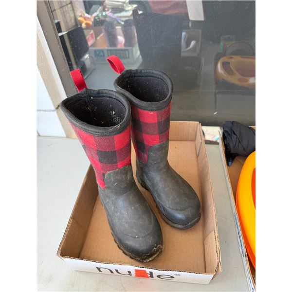 Children's boots size 11