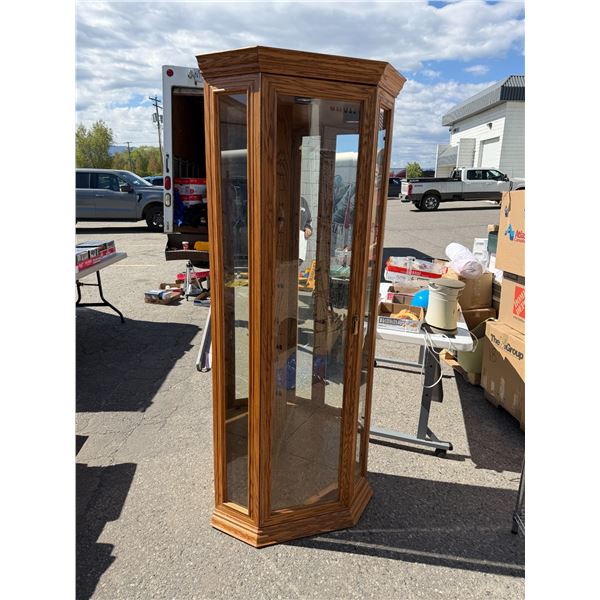 Corner display cabinet with glass shelves