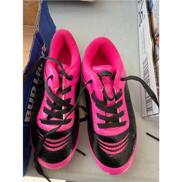 Children's soccer cleats, size 10 C