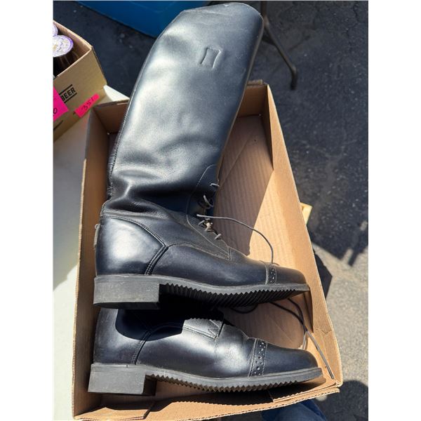Boots size 5.5