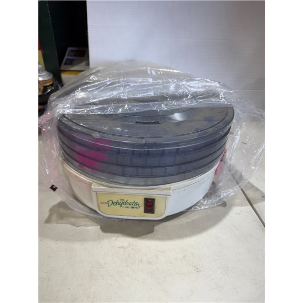 Dehydrator