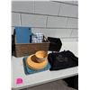 Image 1 : Storage bins and apron