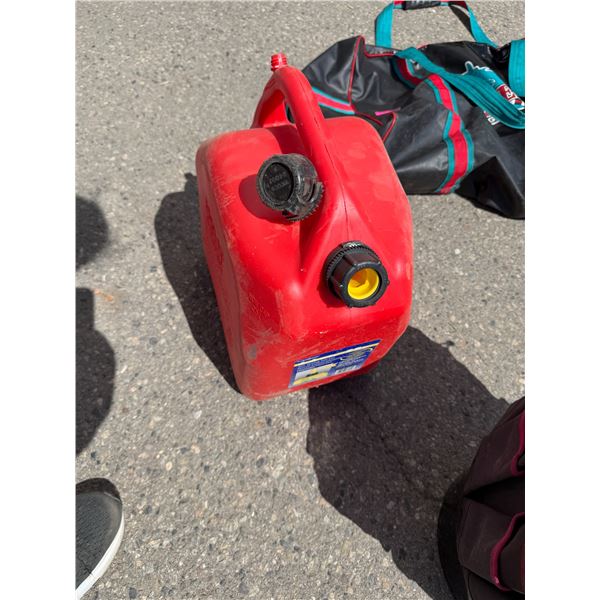Fuel container