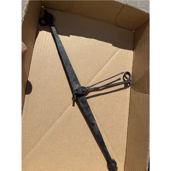 Balance scale item