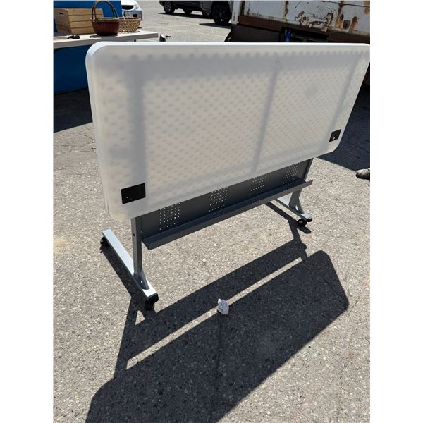 Step table