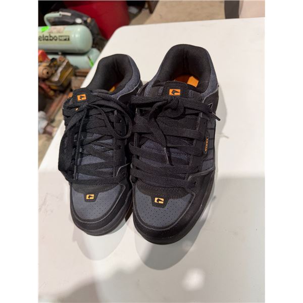 globe shoes size 9