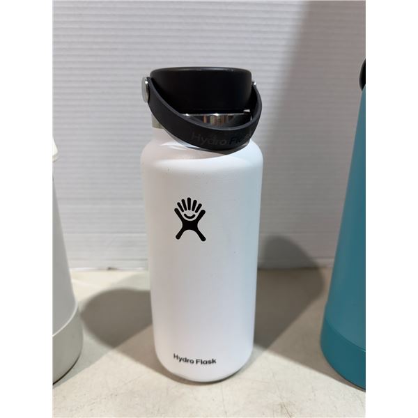 Hydro flask, water bottle white