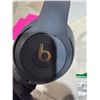 Image 2 : Beats headphones
