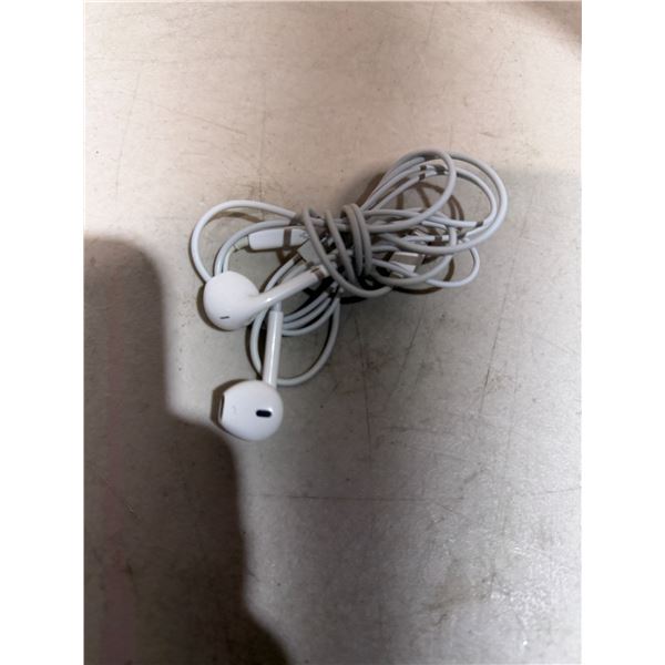 Apple earbuds