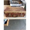 Image 1 : Vintage suitcase