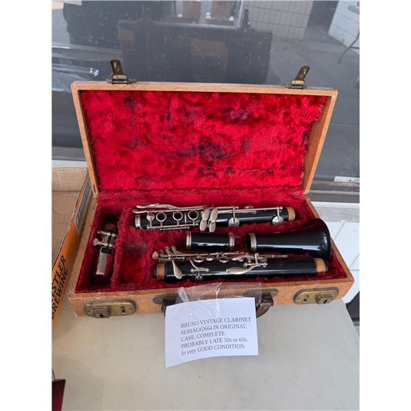 BRUNO Vintage clarinet serial number 2664 in original case