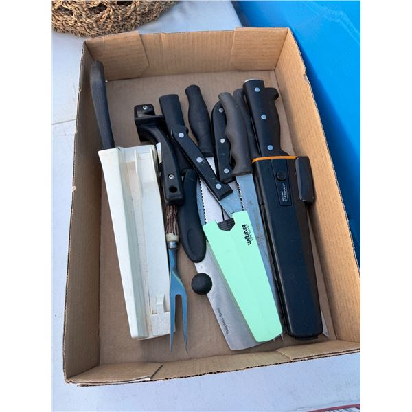 Assorted knives