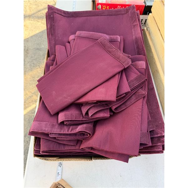 Placemats and napkins
