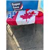 Image 1 : 2 Canadian flags