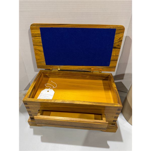 Handcraft Australian SASAFRAW Wood jewelry box