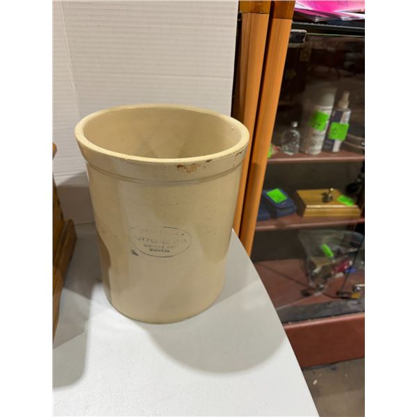 Medalta crock