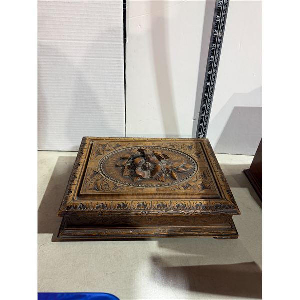 Carved jewelry box