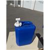 Image 1 : Liquid container