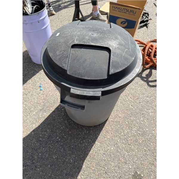 Roughneck garbage can