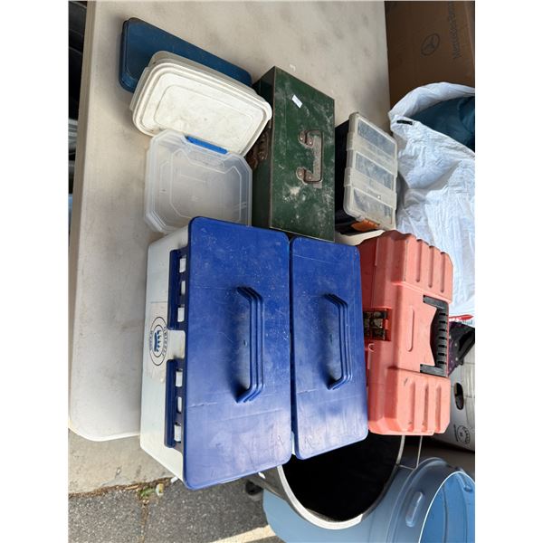 Assorted containers