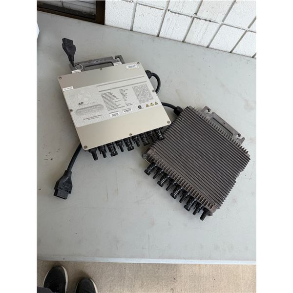 2 apsystems photovoltaic 3-phase grid connected solar microinverters. Untested