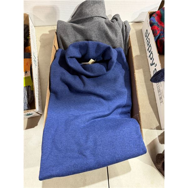 L. L. BEAN men's small regular turtleneck.