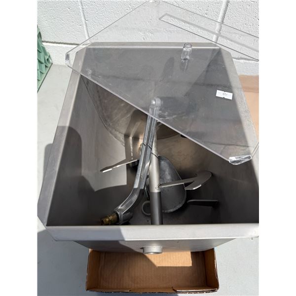 Mixing container?