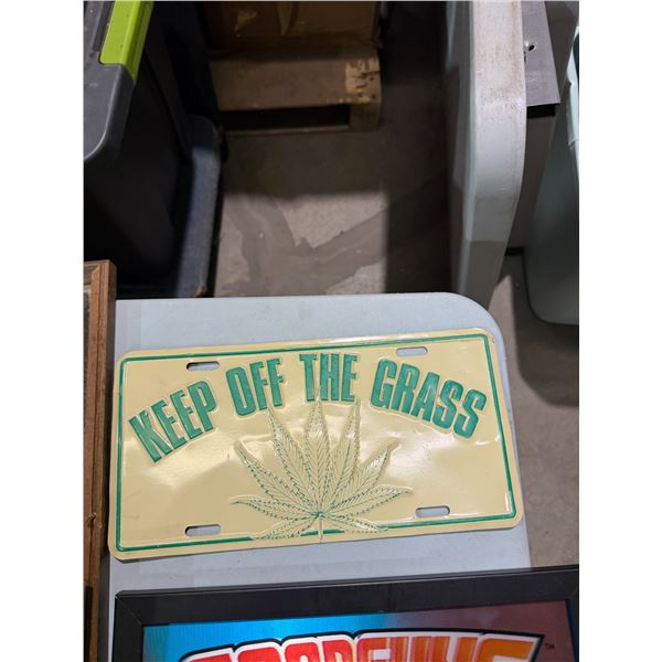 Keep Off off the grass license plate
