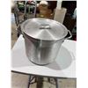 Image 2 : Stock pot