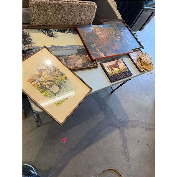 Assortment of wall decor