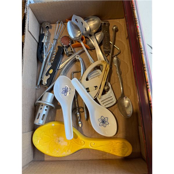Spoon rest and kitchen utensils