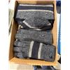 Image 1 : Hat, toque, and mitt set