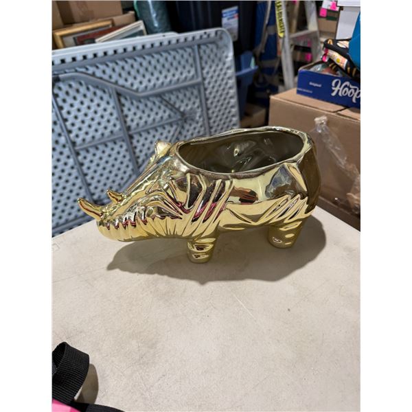 Rhino planter