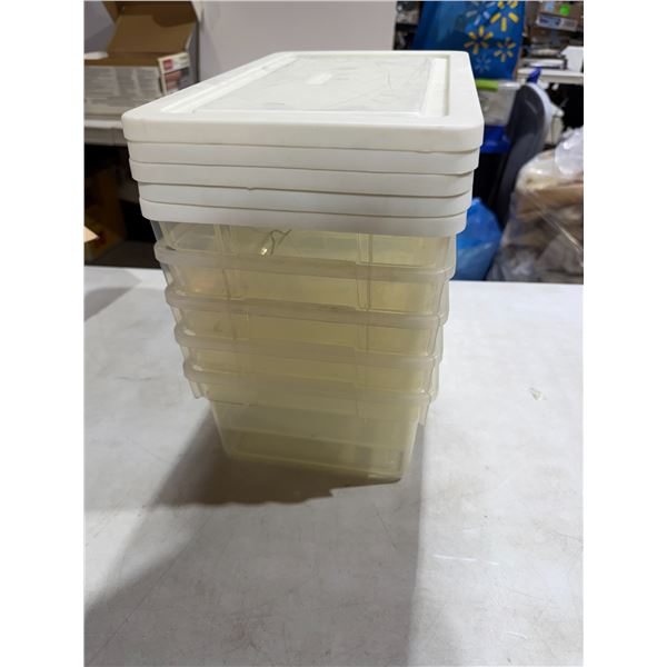 Small Rubbermaid storage container containers
