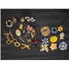 Image 1 : Pins and brooches