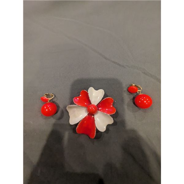 Brooch and earrings