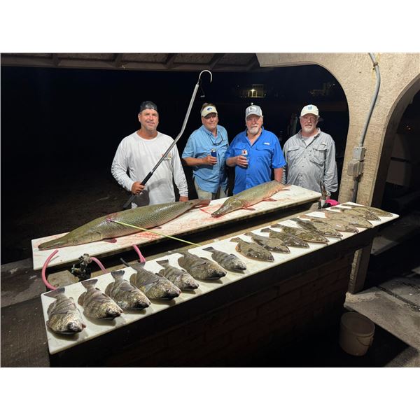 Flounder Giggin for 6- Rockport, Texas!