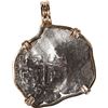 Image 2 : BOLIVIA, Potosí, cob 1 real, 1696 VR, ex-1715 Fleet, mounted pillars-side out in 14K gold pendant wi