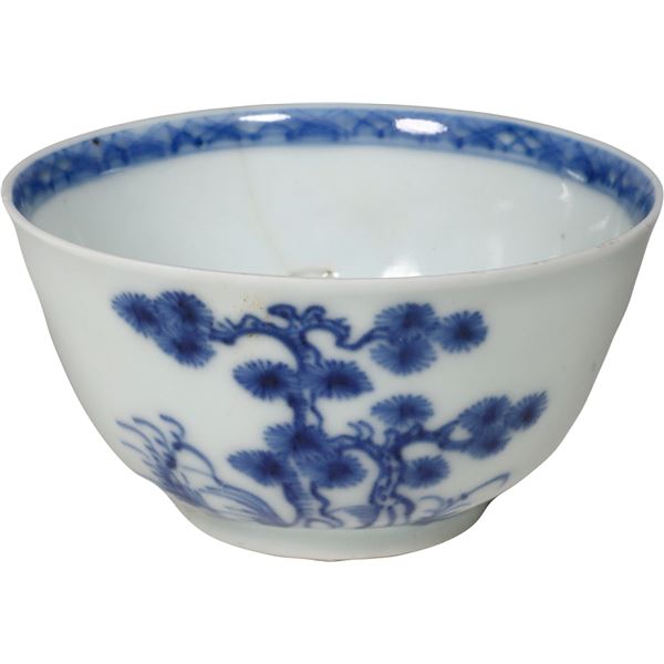 Chinese blue-on-white porcelain teacup, ex-"Nanking Cargo" (1752).