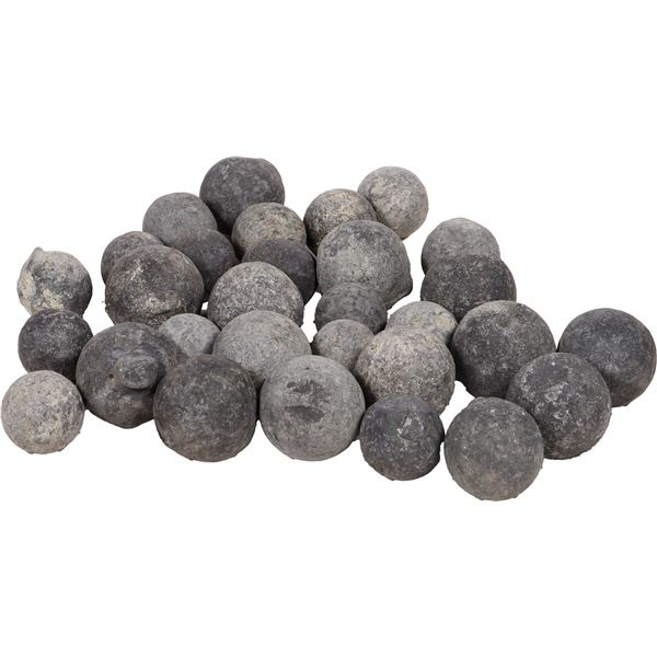 Lot of thirty lead musketballs, 1700s.