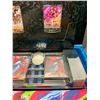 Image 5 : Pokemon Charizard UPC Loaded with 200+ ENG Unplayed Cards, New Mat, Box, Dice, Sleeves