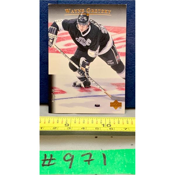 NHL HOCKEY - Wayne Gretzky Rare Gold Foil Card