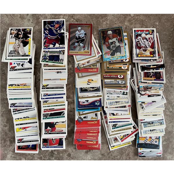 1004- Topps Hockey card lot in 400 count box. Stadium Club, Premiere, Bowman, Inserts. Mixed years.
