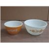 Image 5 : (2) Pyrex Mixing Bowls - Butterfly Gold Pattern.