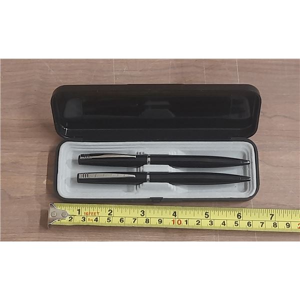 New - Michael C. Fina Fifth Avenue Pen/Pencil Set.