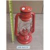 Image 1 : Vintage Red Barn Lantern - Excellent Condition.
