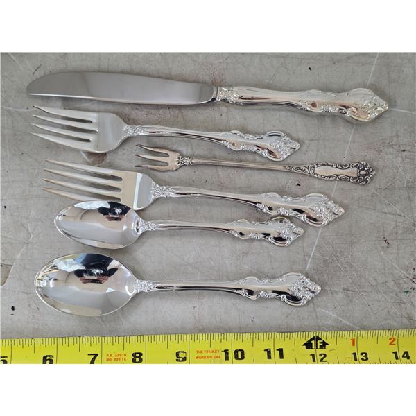 Orleans onieda silver plated cuttlery