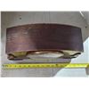 Image 2 : Wood mantle clock- made in canada- works