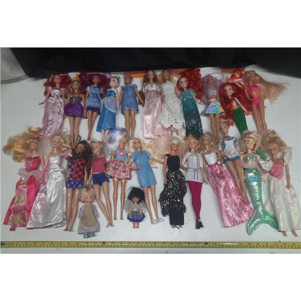 Collection of Vintage Dolls - mostly barbie