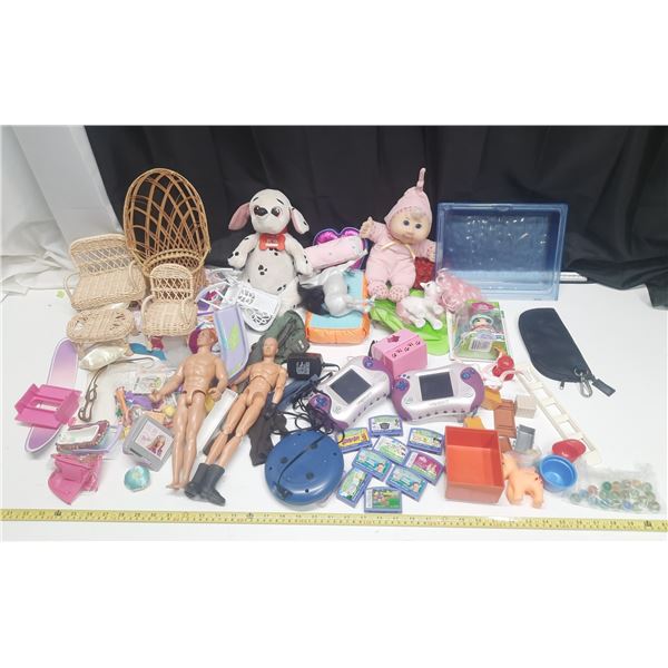 LeapFrog Leapster2 handheld learning game (Untested), Set of miniature, doll-sized wicker rattan fur